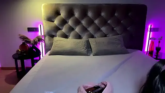 Sugarlina – webcam model profile photo Image 3