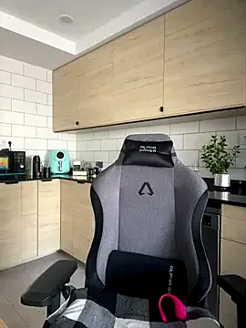 Alirawrz – webcam model profile photo Image 16