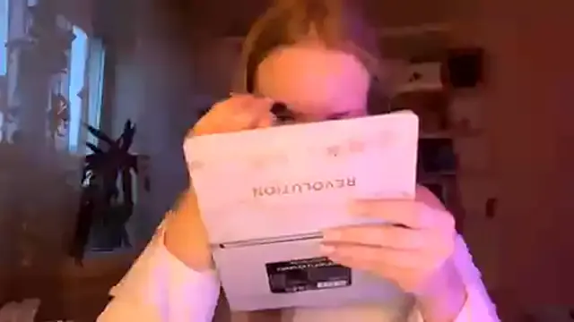 Sania-Love – webcam model profile photo Image 8