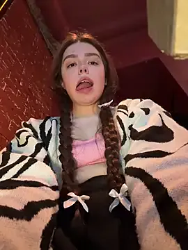 pantyless – webcam model profile photo