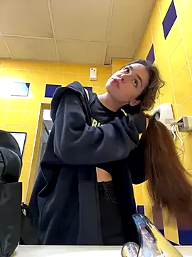 korinaluvv – webcam model profile photo Image 12