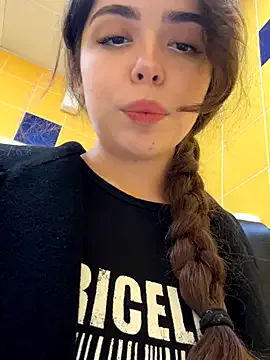 korinaluvv – webcam model profile photo Image 15