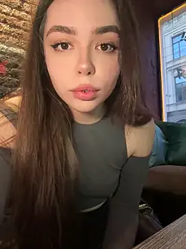 korinaluvv – webcam model profile photo Image 2