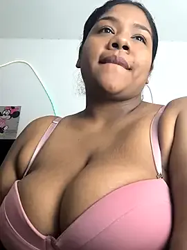 seraphine23 – webcam model profile photo Image 11