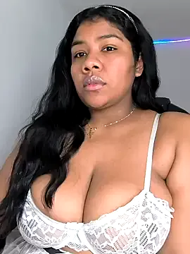 seraphine23 – webcam model profile photo Image 3