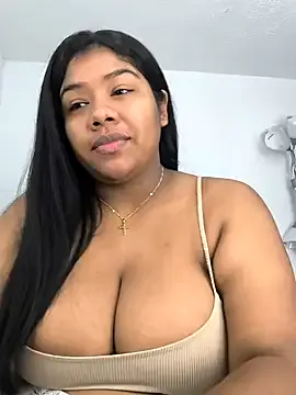 seraphine23 – webcam model profile photo Image 6