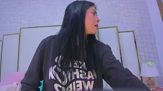 Ninabigtitied – webcam model profile photo Image 7