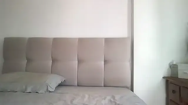 Alirawrz – webcam model profile photo Image 16