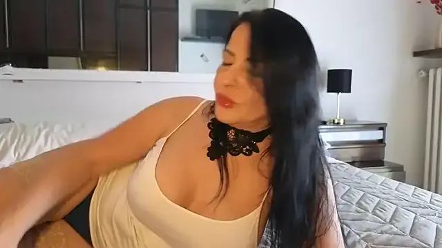 hoaarisa – webcam model profile photo Image 17