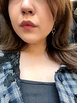 _Alicee_1 – webcam model profile photo Image 3