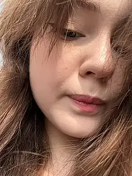 _Alicee_1 – webcam model profile photo Image 5