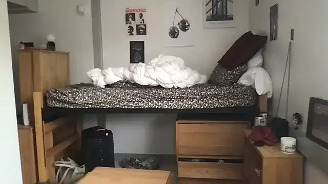 myriambirkett – webcam model profile photo Image 8