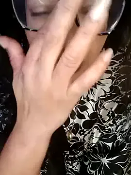 anli5 – webcam model profile photo Image 10