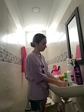 Sandhya_77 – webcam model profile photo Image 3