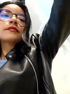 Tikalalin – webcam model profile photo Image 7