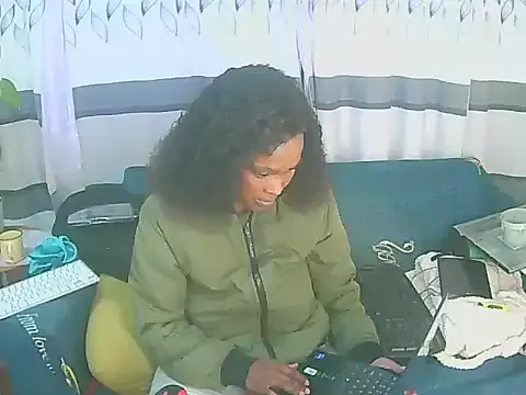 Cutee_Jaan – webcam model profile photo Image 2