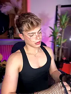 RollDolls – webcam model profile photo Image 12