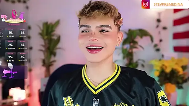 RollDolls – webcam model profile photo Image 18