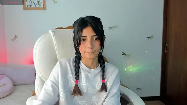 hot_wife_35 – webcam model profile photo Image 6