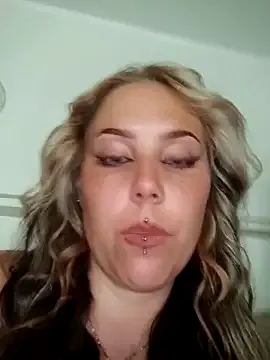 naughty_pearls – webcam model profile photo Image 4