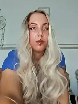 naughty_pearls – webcam model profile photo Image 8