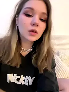 curvyflawless – webcam model profile photo Image 9