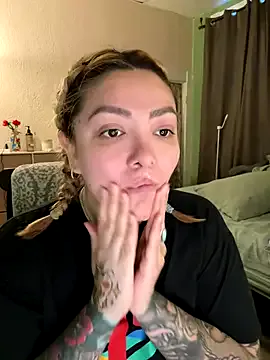 Start_party – webcam model profile photo Image 2