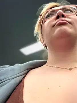 Start_party – webcam model profile photo Image 8