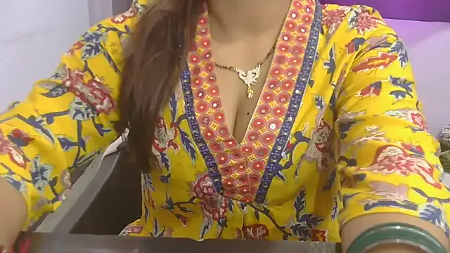 miamellycious – webcam model profile photo Image 3