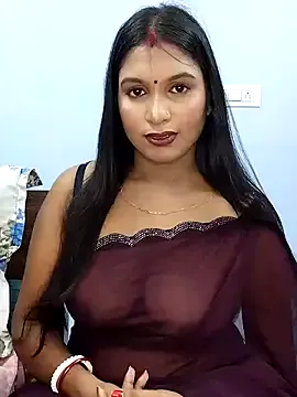 _Alicee_1 – webcam model profile photo Image 2