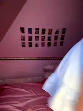 Almmaxxxx – webcam model profile photo Image 4