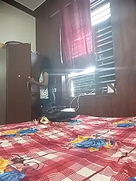 JayJayPink – webcam model profile photo Image 3