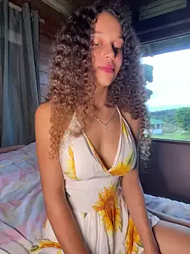 Miamix2 – webcam model profile photo Image 4