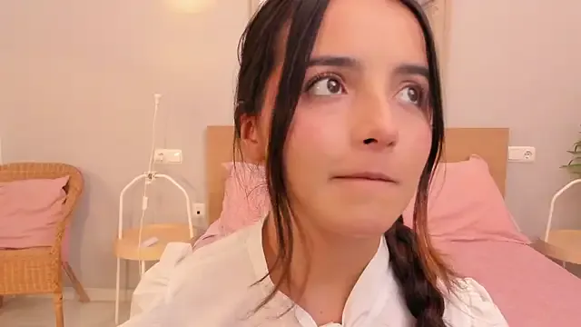 CaseyCumFace – webcam model profile photo Image 2