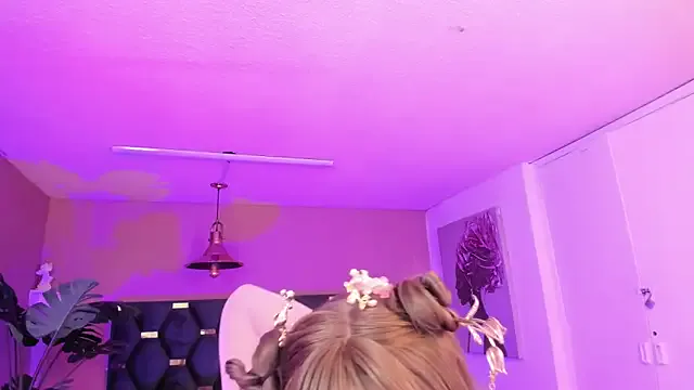 the_queen_of_street – webcam model profile photo Image 8