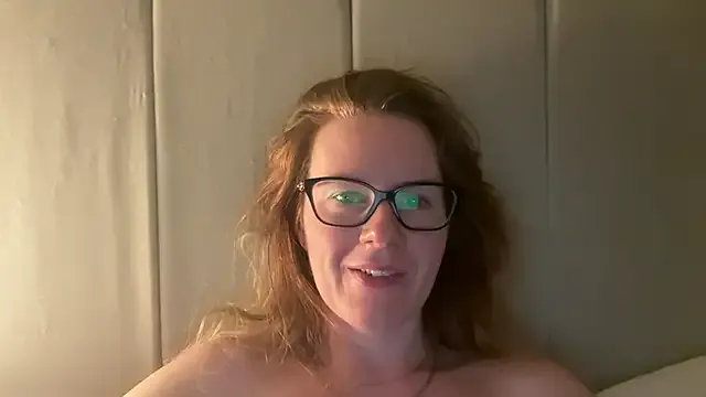 myriambirkett – webcam model profile photo Image 10