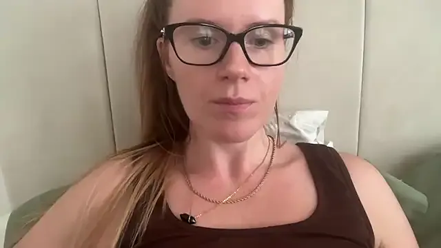 myriambirkett – webcam model profile photo Image 6