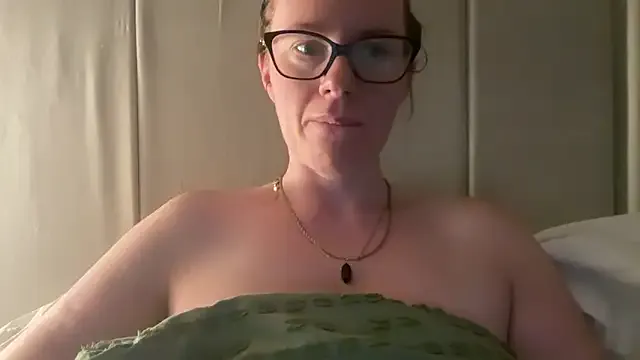 myriambirkett – webcam model profile photo Image 9