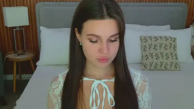 EmiliaCatalina – webcam model profile photo Image 15