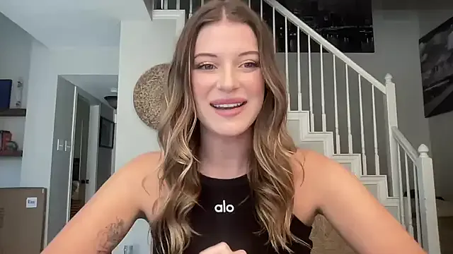 hot_wife_35 – webcam model profile photo Image 2