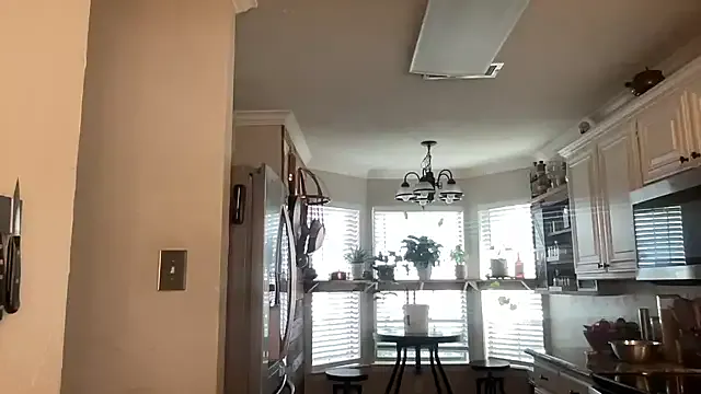 hot_wife_35 – webcam model profile photo Image 3