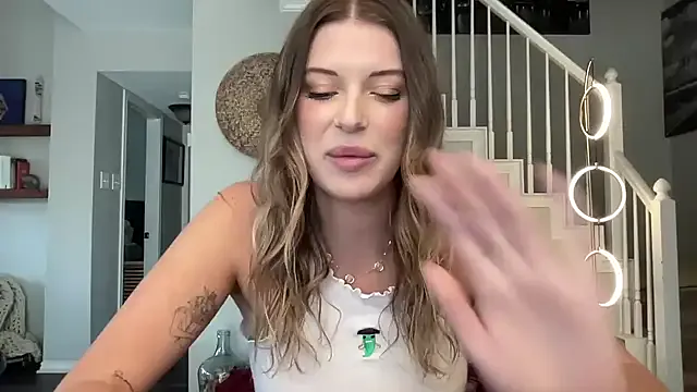 hot_wife_35 – webcam model profile photo Image 4