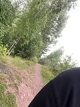 Cum_girlss – webcam model profile photo Image 7