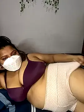 _Alicee_1 – webcam model profile photo Image 8