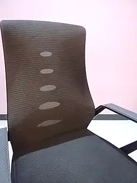 AYW-21 – webcam model profile photo Image 11