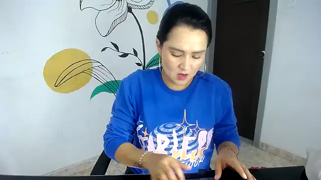 ClaireBree – webcam model profile photo Image 4