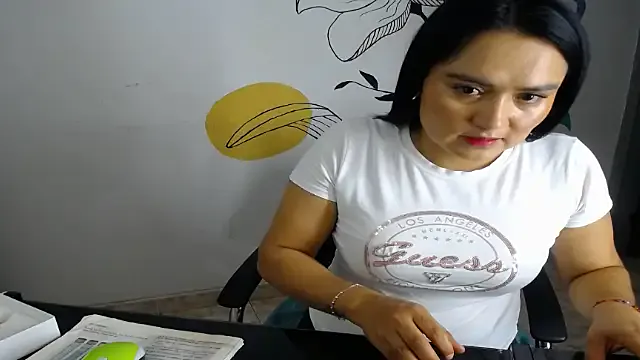 ClaireBree – webcam model profile photo Image 5