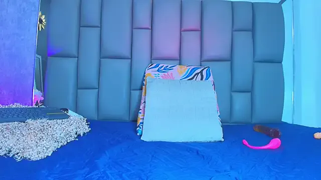 TopsyWilde – webcam model profile photo Image 9