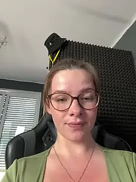 GanseloMix – webcam model profile photo Image 13