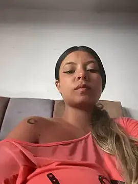 Nicoleevien – webcam model profile photo Image 2